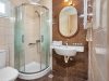 10.-Iris_Hotel_triple_room_bathroom