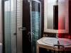 12_Potos_Hotel_double_room_bathroom